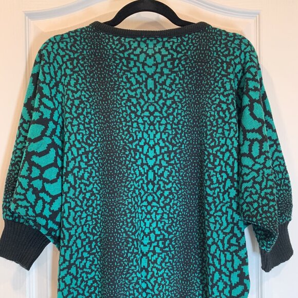 Golden Spider Vintage Sweater – Size Medium - Picture 3 of 7